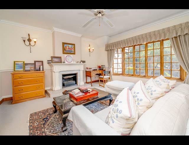 4 BEDROOM HOUSE FOR SALE IN LONEHILL